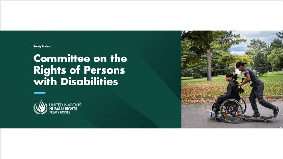 Ein Junge auf einem Skateboard schiebt einen Jungen in einem Rollstuhl, daneben steht "Comittee on the Rights of Persons with Disabilities"